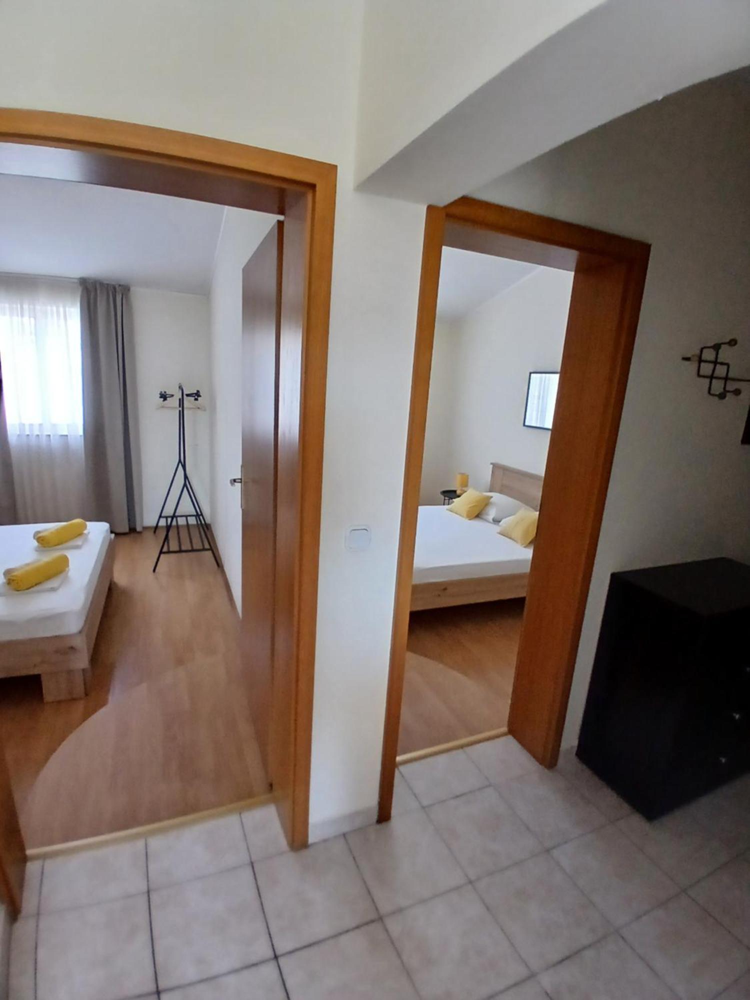 Apartmani Fani 2 Min Walking From Sea Orebić Buitenkant foto