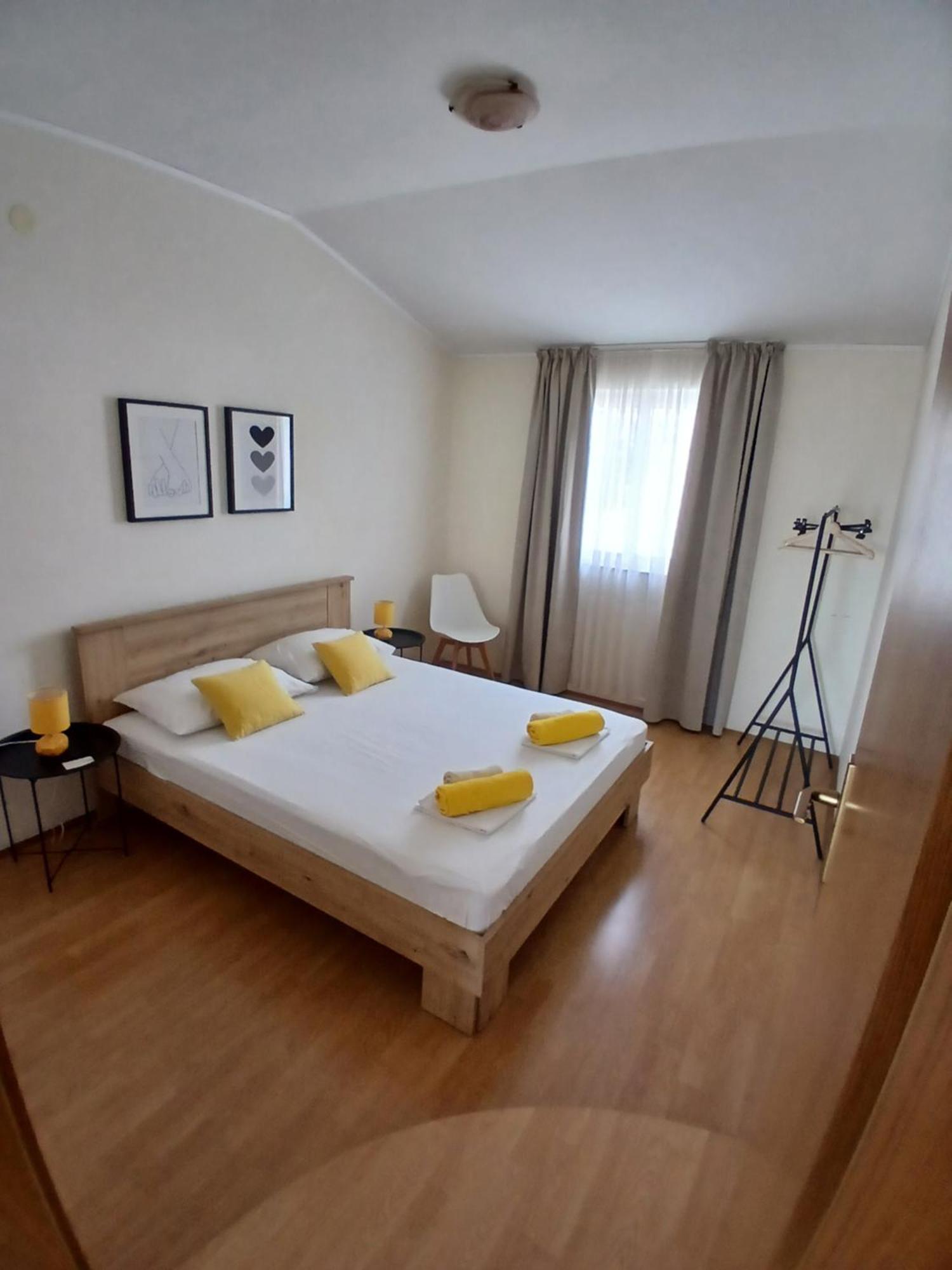 Apartmani Fani 2 Min Walking From Sea Orebić Buitenkant foto